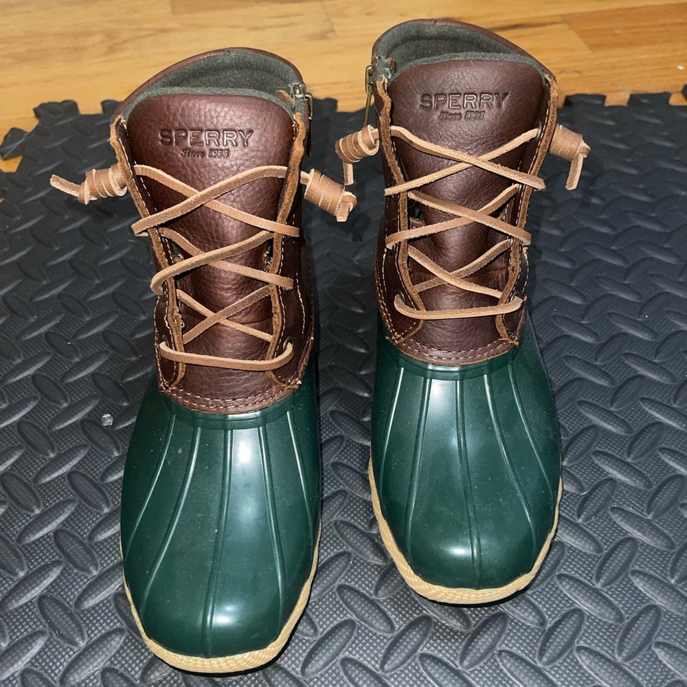 Woman’s Sperry Duck Boots